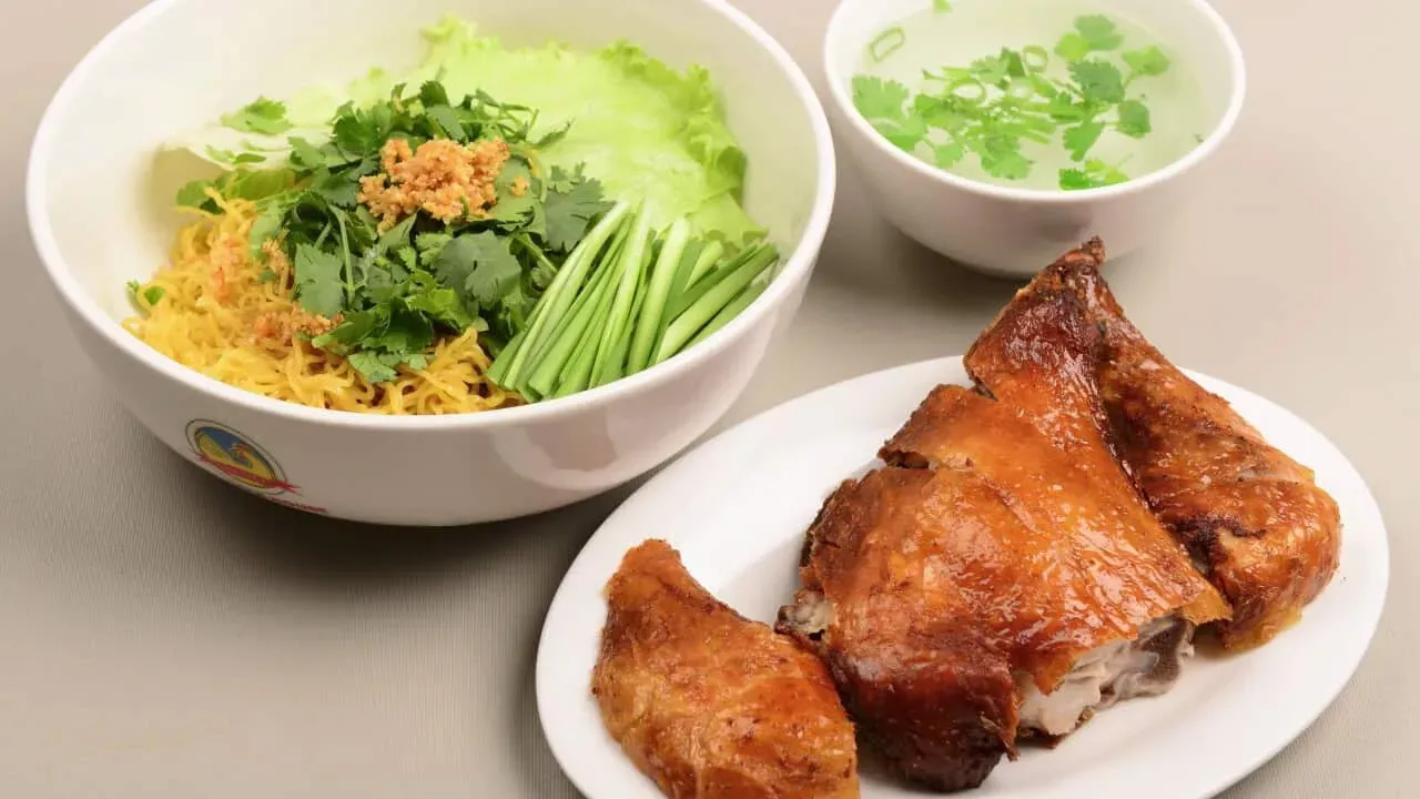 Building the Flavorful Noodle Soup Broth